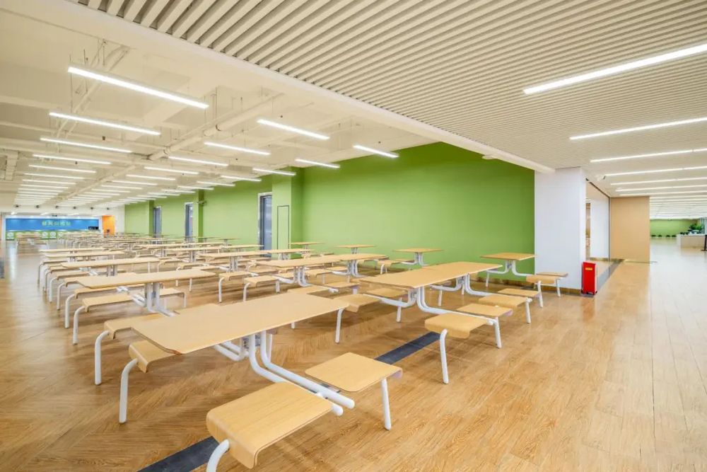 上海由由世紀(jì)廣場B1美食城